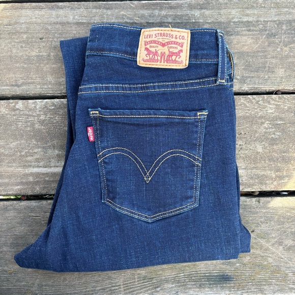 Levi’s Classic Straight Fit Women’s
Jeans | Size 6s W28 L28 - Picture 4 of 11